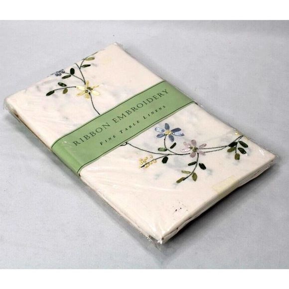 Handmade Ribbon Embroidery Flower Floral Linen Table Liner Home Decor 60"x84" - Picture 2 of 11